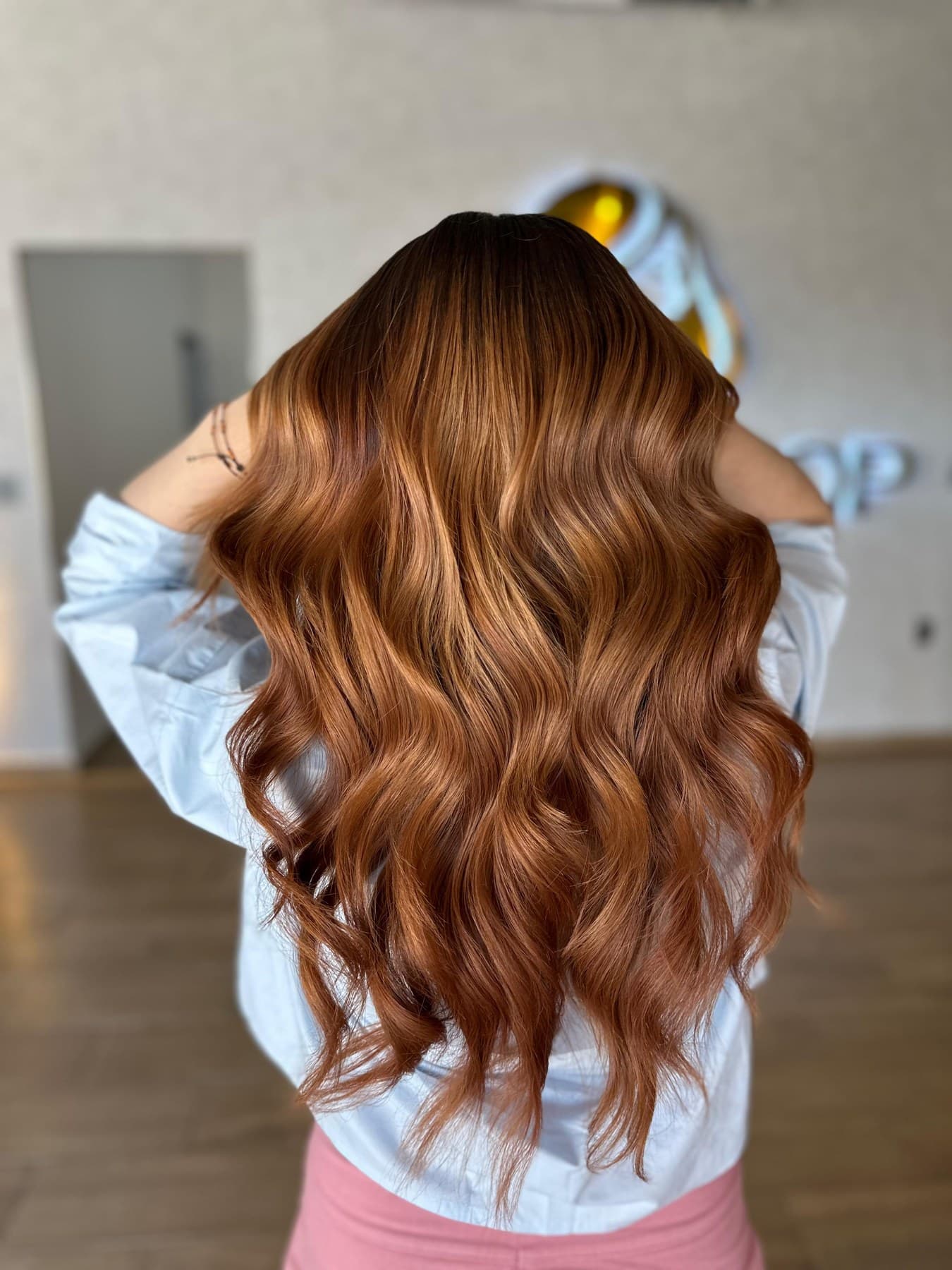 Cabello con balayage cobre trabajado en LookLoop Beauty Lounge