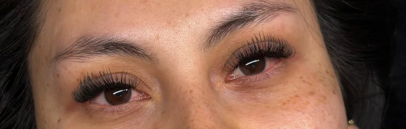 Cejas y pestañas trabajadas en LookLoop