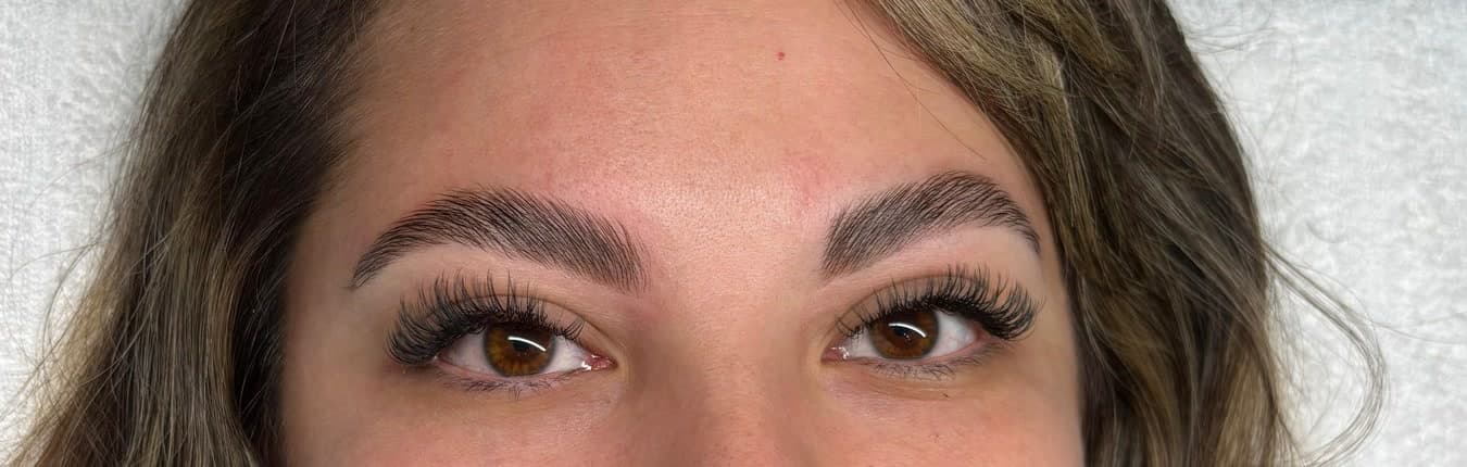 Cejas y pestañas trabajadas en LookLoop