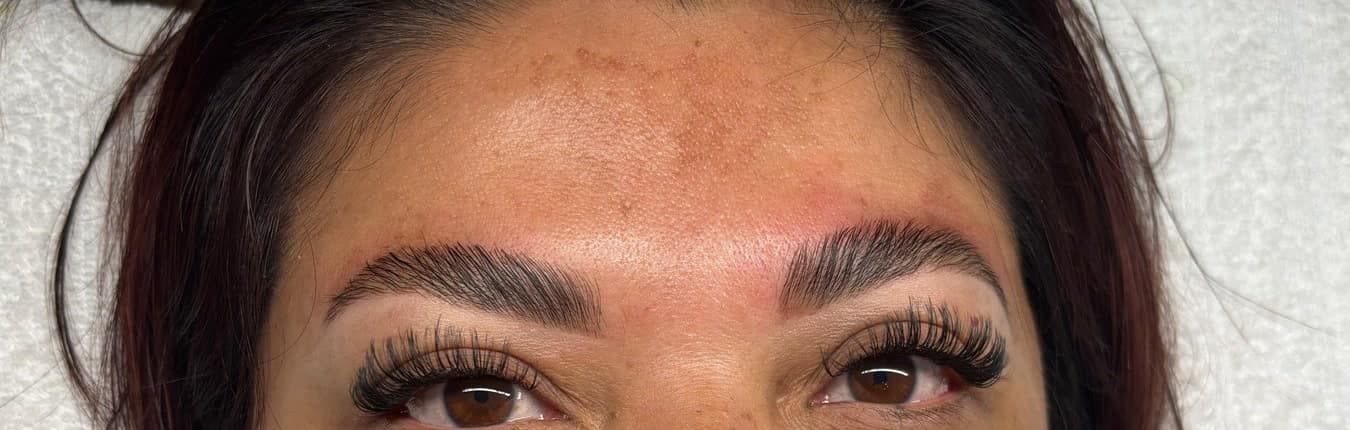 Cejas y pestañas trabajadas en LookLoop