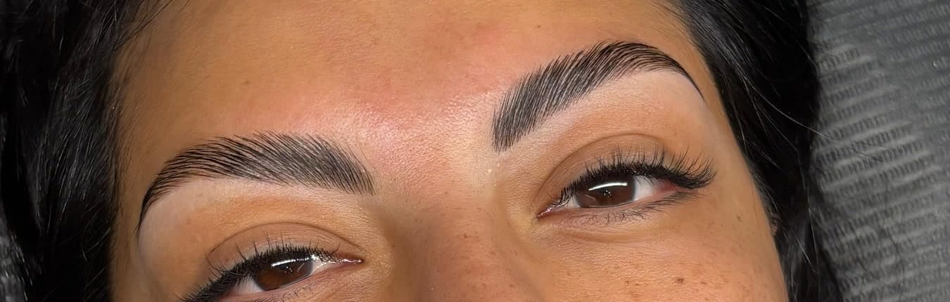 Cejas y pestañas trabajadas en LookLoop