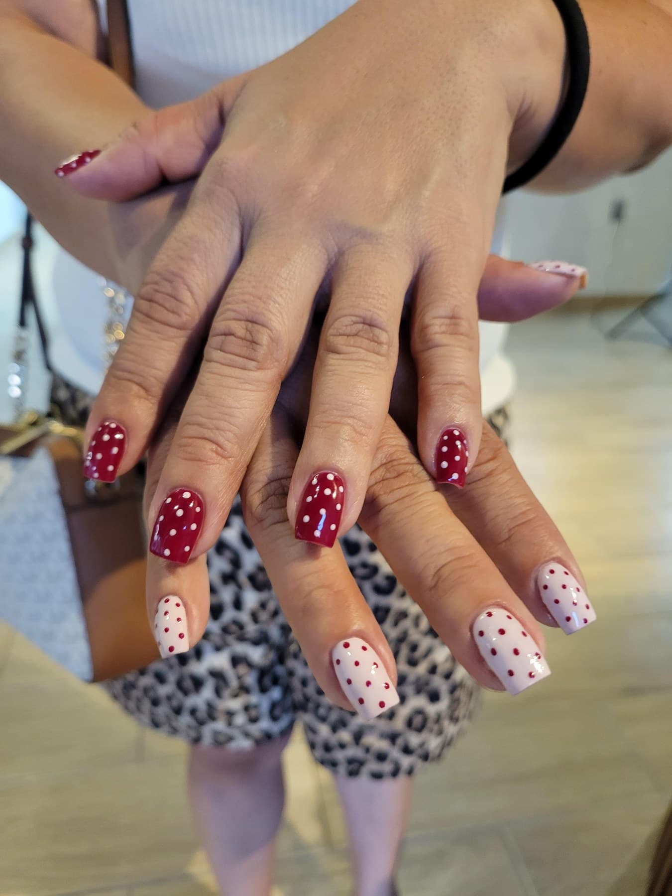 Diseño de uñas hecho en LookLoop
