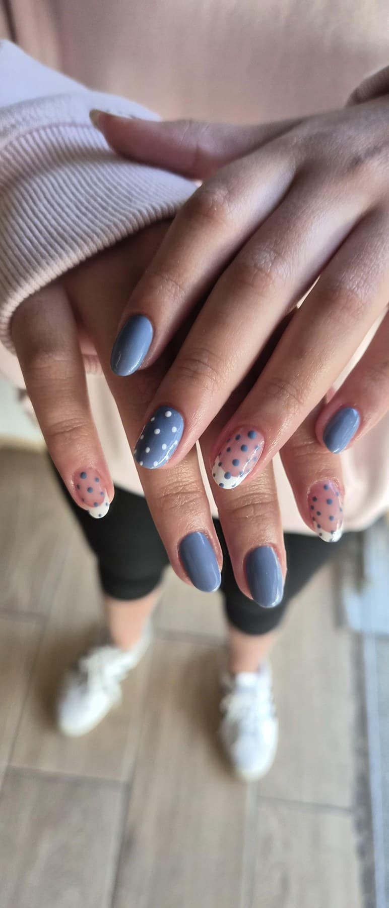 Diseño de uñas hecho en LookLoop